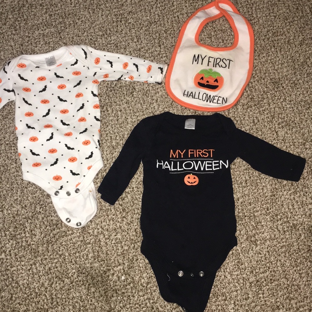 Baby Kiss “My First Halloween” onesies and bib